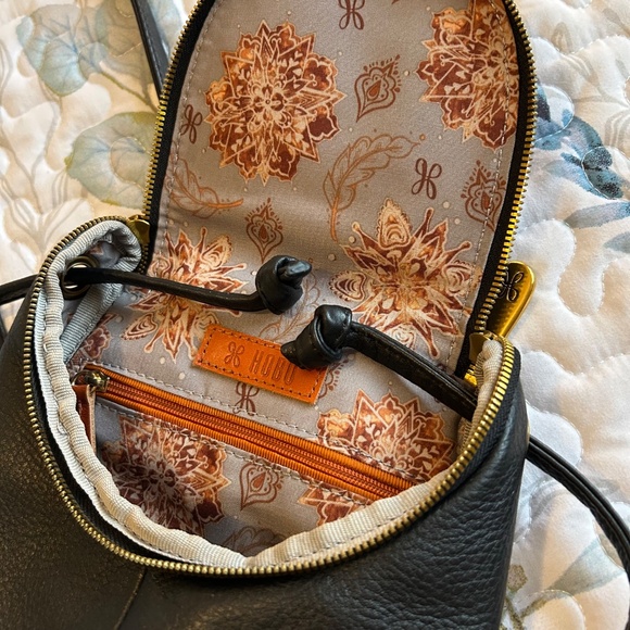 Like New HOBO Fern Crossbody Bag in Black Pebbled Leather with Brass Pulls - Picture 9 of 15